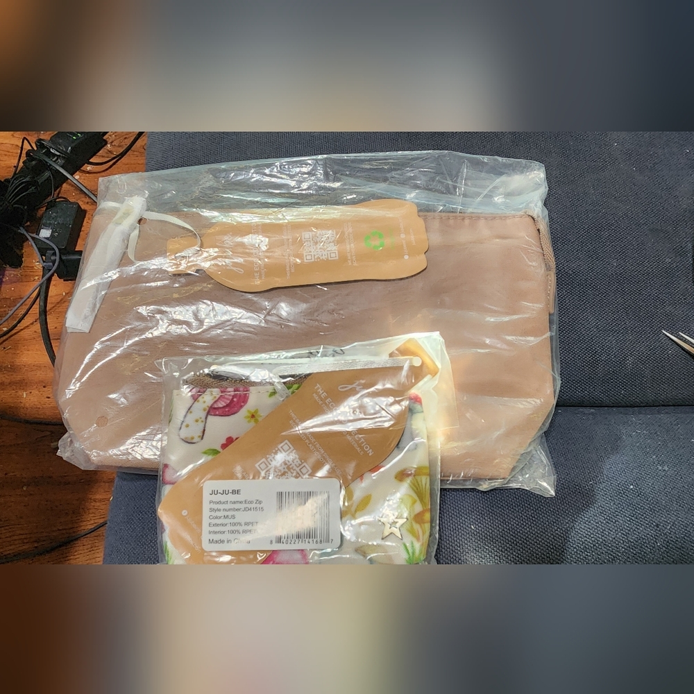 Ju- Ju- Be Eco Beset and Mini Wallet